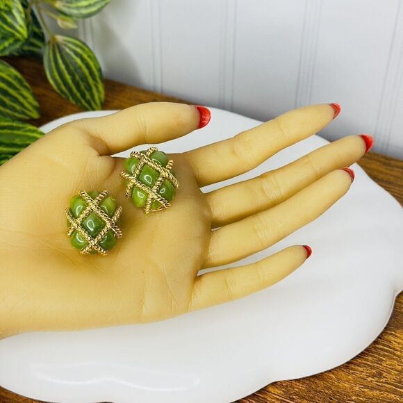 Vintage KJL Kenneth J Lane Earrings Gold Rope Quilted Green Lucite Clip On 1133 - Picture 11 of 15